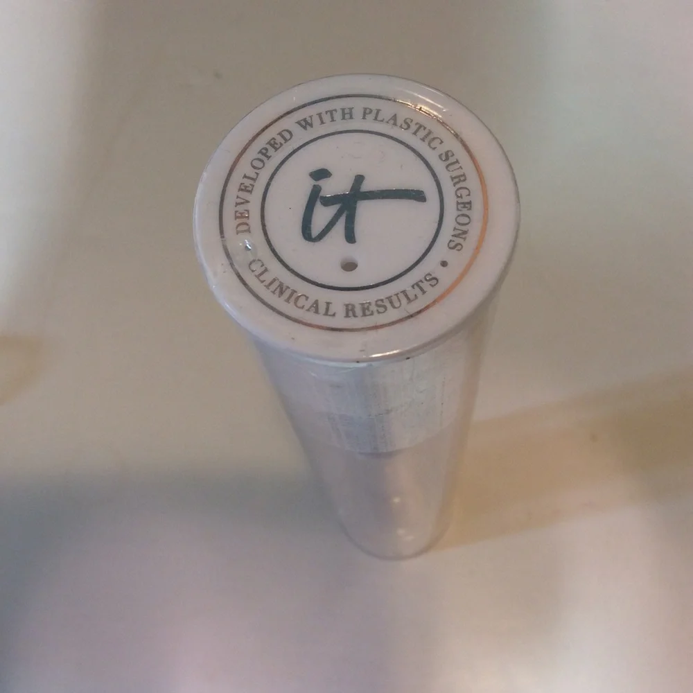 New it Cosmetics Skin Perfecting Brush, No. 702